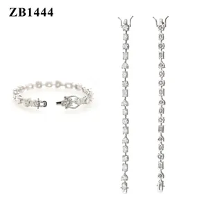 Bracelet de tennis en argent S925 moissanite cœur élégant sous plusieurs angles