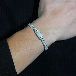 6mm 925er Silber Moissanit Cuban Link Hip-Hop Armband für Herren am Handgelenk.