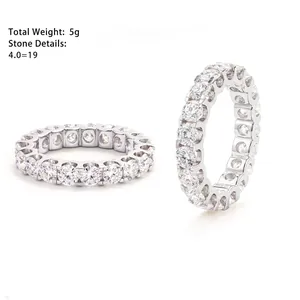 Detailansicht des 925 Sterling Silber Eternity Rings mit 4,0 mm Moissanit-Steinen