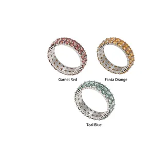 Vue détaillée des bagues en argent S925 avec double rangée de moissanite en 3 couleurs