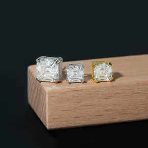 Détail macro de boucles d'oreilles moissanite VVS en argent 925 avec taille pagode
