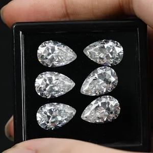 Hoogwaardige peergeslepen losse moissanite stenen in DF-kleur in een zwarte doos.