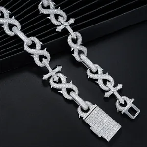 Een 16mm Moissanite Cubaanse ketting voor heren, Hip-hop ketting met infinity kruis