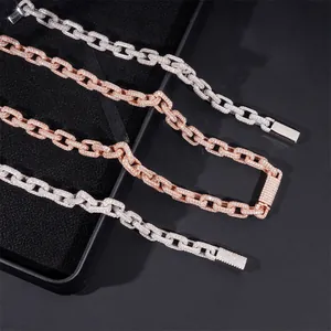 Vista detallada de cadenas de eslabones de moissanita de plata S925 de 8,2 mm en plata y oro rosa