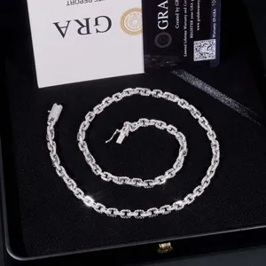 Vue détaillée du collier Cuban Link en moissanite 5,2 mm en argent 925 avec cartes GRA