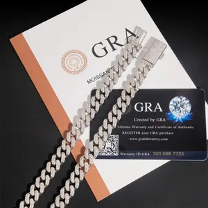 Dettaglio della catena cubana in moissanite con certificato GRA in argento 925