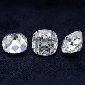 Υψηλής ποιότητας πολύτιμοι λίθοι Moissanite κοπής μαξιλαριού από τρεις διαφορετικές γωνίες