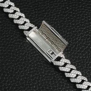 Detailansicht des 10mm S925 Sterlingsilber Iced Out Moissanit Panzerketten-Verschlusses