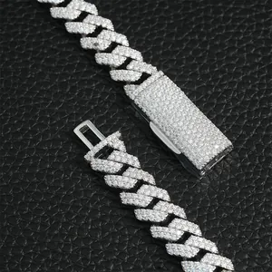 Detailansicht der 10mm S925 Silber Cuban Link Chain mit glänzendem Diamantverschluss