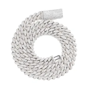 Detailansicht der 10mm S925 Sterlingsilber Iced Out Moissanit Panzerkette im Hip-Hop Stil