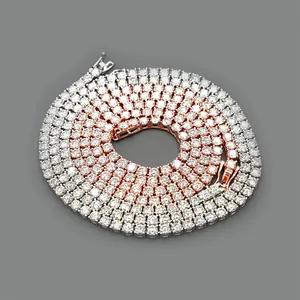 Détail de chaînes de tennis hip-hop moissanite 4 mm en finitions argent et or rose