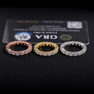 Anelli eternity in argento 925 con moissanite da 4,0 mm in oro rosa, giallo e bianco.