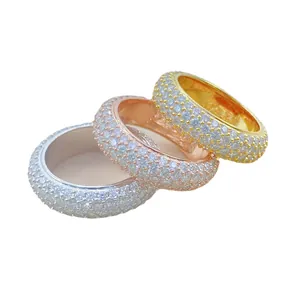 Set de anillos hip hop con cuatro filas de brillantes piedras de moissanita redondas de lujo.