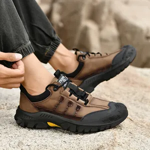 Scarpe da trekking marroni da uomo con suola in gomma resistente e punta rinforzata protettiva