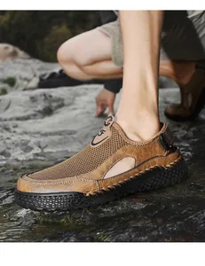 Scarpe casual da uomo in rete traspirante con design traforato per camminate all'aperto