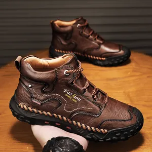 Chaussures de Travail Hautes pour Hommes Imperméables Antidérapantes Résistantes à l'Usure en Cuir Synthétique Chaussures Industrielles pour Construction Randonnée