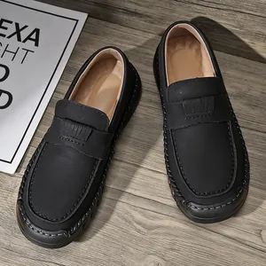 Men's retro handmade black leather loafers with soft sole for casual driving wear
