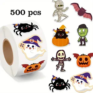 Rol van 500 schattige Halloween-stickers, pompoen, spook en spin voor doe-het-zelf.