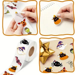 Leuke Halloween stickers op rol met pompoen, spook en spin voor DIY decoratie.