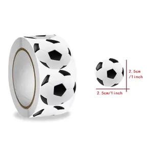 Detail van de 2,5 cm diameter voetbalbeloningsstickers voor kinderen