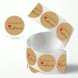Rouleau de stickers en papier kraft ronds motif handmade with love, diamètre de 1 pouce