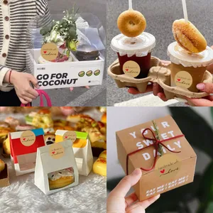Autocollants ronds en kraft 'handmade with love' sur divers emballages alimentaires