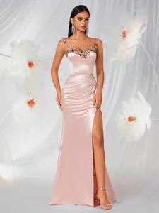 Elegant pink satin evening dress with delicate floral embroidery and high side leg slit