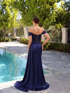 Robe de soirée sirène élégante bleu marine avec corset en dentelle et longue traîne