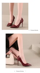 Détail d'escarpins en cuir verni bordeaux à bout pointu avec talons aiguilles de 12cm