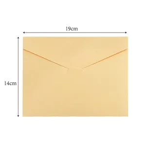 Sobre de regalo color crema con dimensiones 19cm x 14cm para bodas y cumpleaños