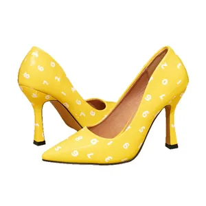 Elegantes tacones altos amarillos de punta fina con patrones de números blancos, zapatos de aguja