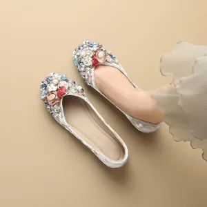 Women's Luxurious Rhinestone Silk Velvet Flat Shoes Vintage Floral Artificial Pearl Beaded Loafers Slip On Walking Shoes