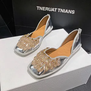 Ballerine argento metallizzato stile francese da donna con strass color champagne.