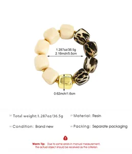 Boho-Armband aus Harzperlen mit Leopardenmuster, Goldakzenten und Maßenangaben