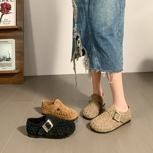 Sabots à clous à la mode avec bride à boucle pour femmes, mules élégantes en daim