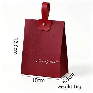 Weinrote Hochzeits-Geschenkbox Abmessungen 12,6cm x 10cm x 6,5cm, Gewicht 16g Detailansicht