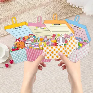 Quattro biglietti d'auguri 3D pop-up colorati con simpatiche illustrazioni di gatti.