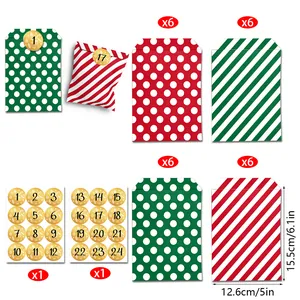 Set mit 24 Weihnachts-Geschenktüten aus Kraftpapier mit roten grünen Punkten