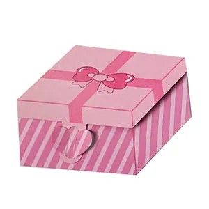 Biglietto d'auguri pop-up 3D a forma di scatola regalo rosa con fiocco e cuore decorativo
