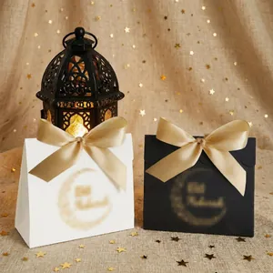 Eleganti sacchetti regalo Eid Mubarak in bianco e nero con fiocchi di raso dorato