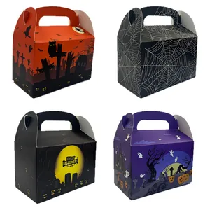 Vista detallada de cuatro cajas de regalo de Halloween de papel con diseños espeluznantes