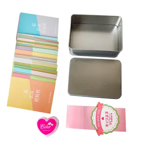 Set regalo 100 cose per coppie include carte colorate e scatola di latta in metallo