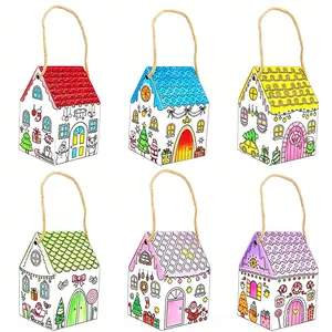 Set di sei scatole regalo di Natale a forma di casa con motivi festivi colorati a mano