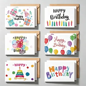 Varietà di biglietti d'auguri di compleanno con illustrazioni colorate