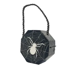 Oktogonale Halloween-Süßigkeitentasche mit Spinnennetzmuster und Seilgriff für Kinder