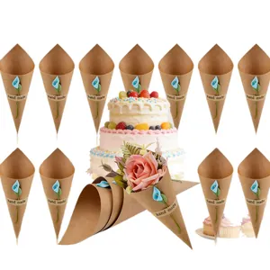 Konfetti-Tüten aus Kraftpapier mit 'Handmade'-Etikett und blauer Blüte