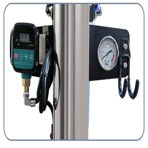 Detailansicht des Bedienfelds und des Manometers am tragbaren Filtersystemgerät