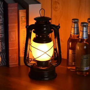 Lanterna da campeggio LED ricaricabile retrò con telaio in metallo nero e luce calda