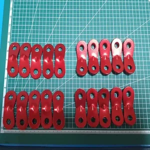 Detalle de 20 tensores de cuerda de aluminio rojo de 3 agujeros para tienda