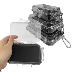 Vue détaillée d'une boîte de rangement étanche transparente avec mousse éponge noire